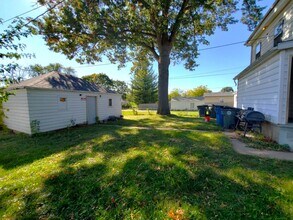1112-1114 Byron Ave in Waterloo, IA - Building Photo - Building Photo