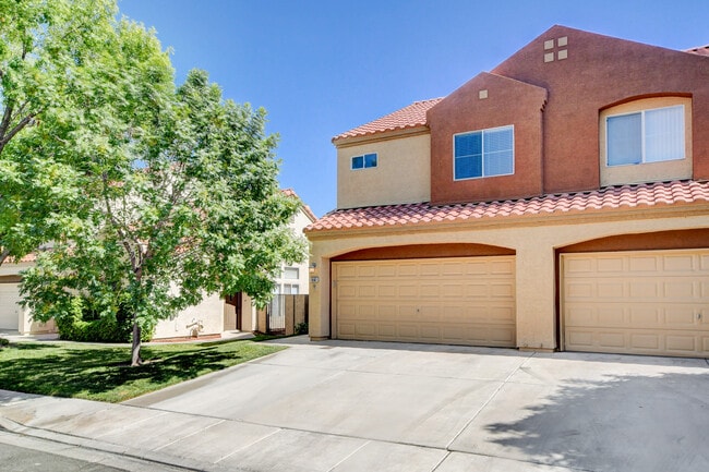 1661 Cloister Ave in Henderson, NV - Building Photo - Building Photo