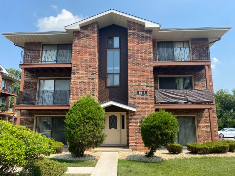5914 Corey Ln in Oak Forest, IL - Building Photo