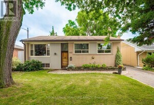 42 Jubilee Crescent in Toronto, ON - Building Photo