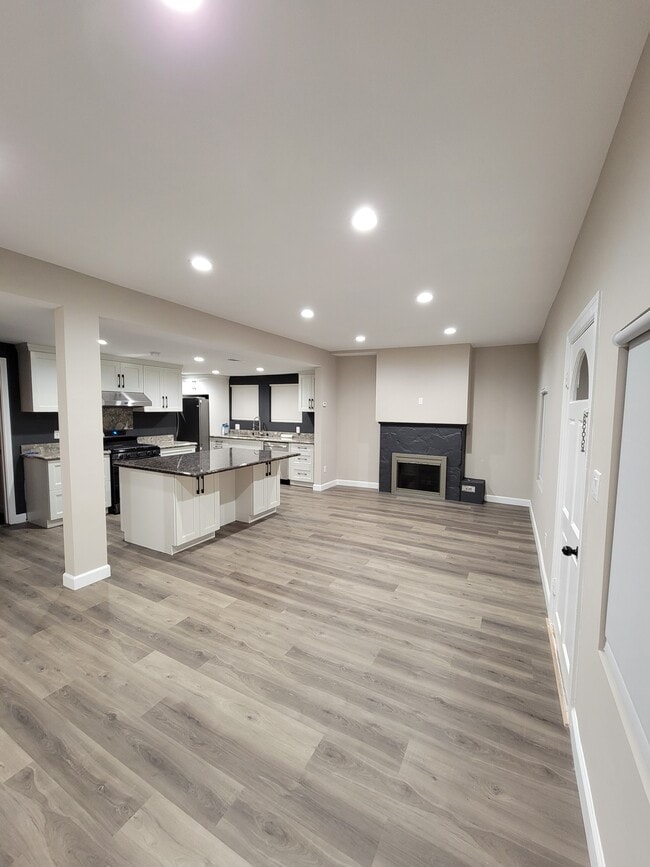 property at 1037 S Kenmore Ave