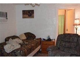 8105 W Colonial Dr in Orlando, FL - Building Photo