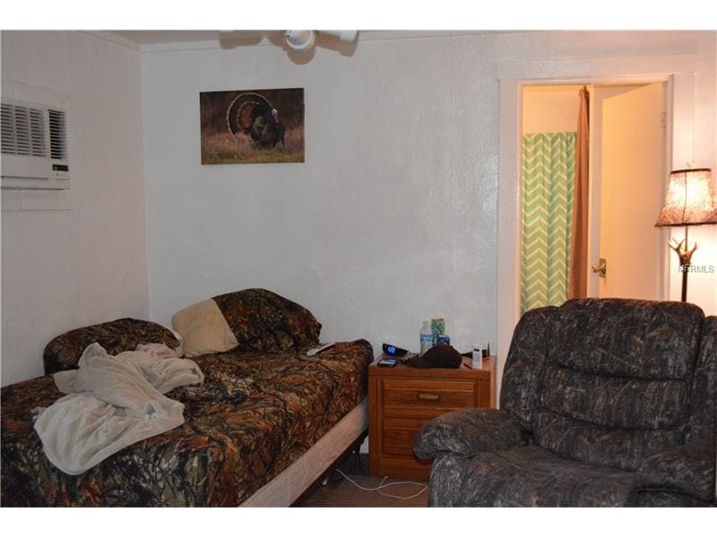 8105 W Colonial Dr in Orlando, FL - Building Photo