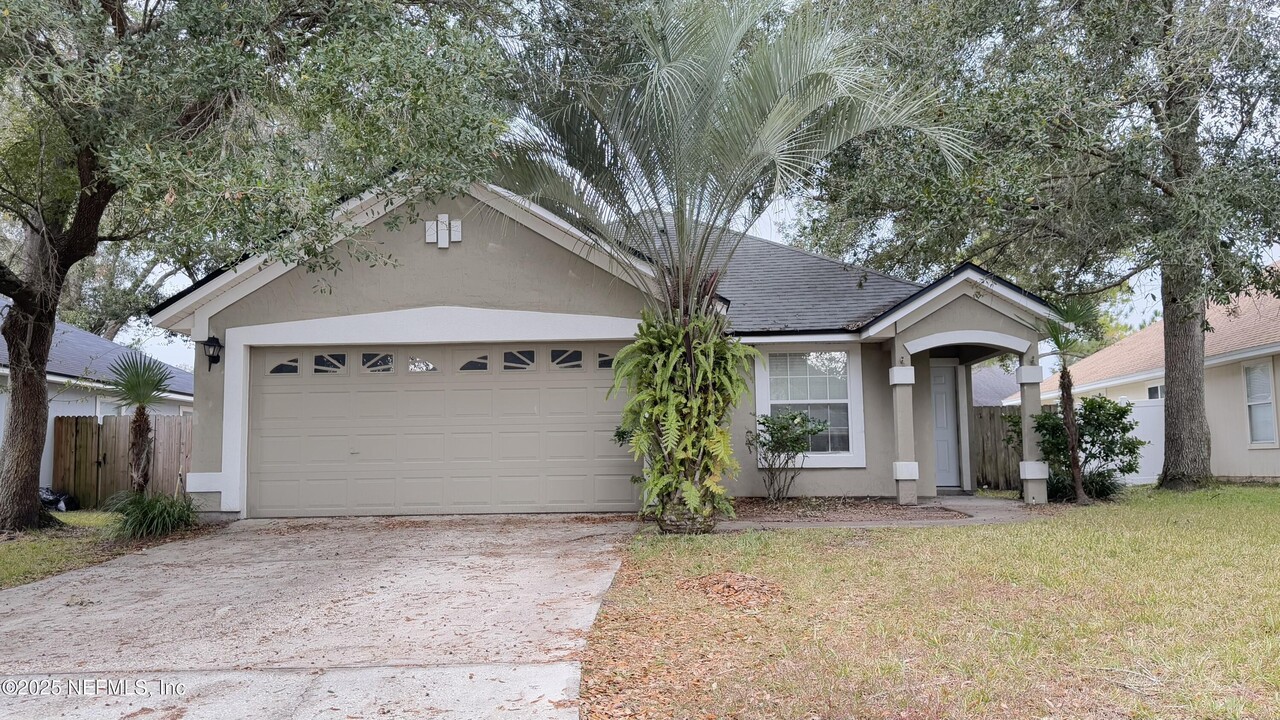 1246 Bedrock Dr in Orange Park, FL - Building Photo