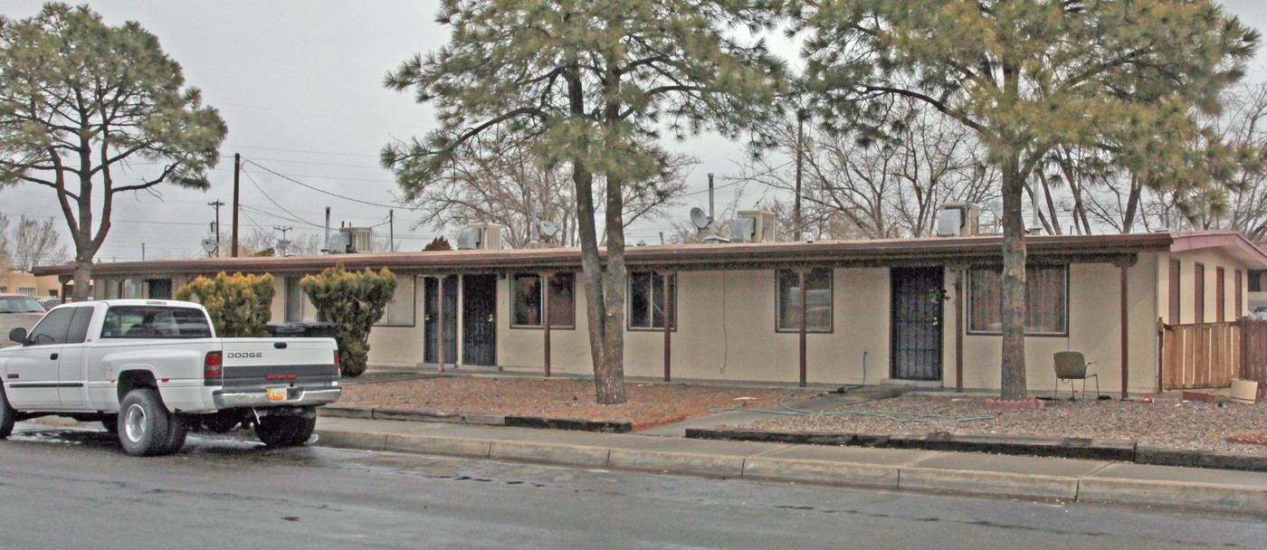 8100-8304 Decatur SE in Albuquerque, NM - Foto de edificio