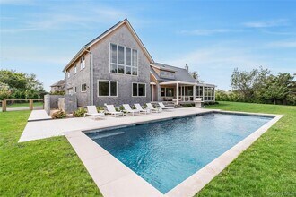 610 Wildberry Ln in Southold, NY - Building Photo - Building Photo