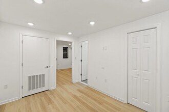 86 Vroom St in Jersey City, NJ - Building Photo - Building Photo