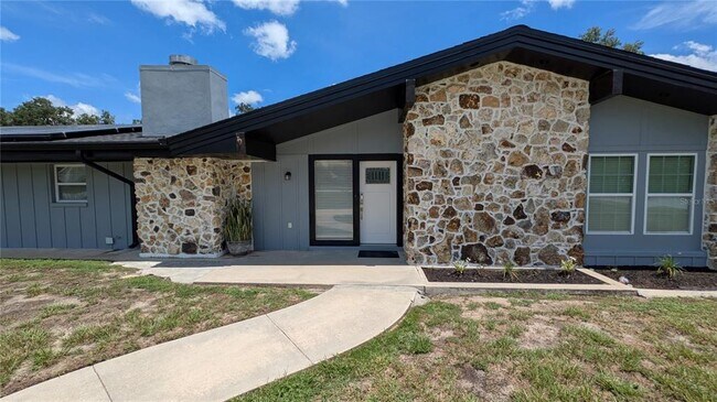 303 E Pomelo St in Groveland, FL - Building Photo - Building Photo