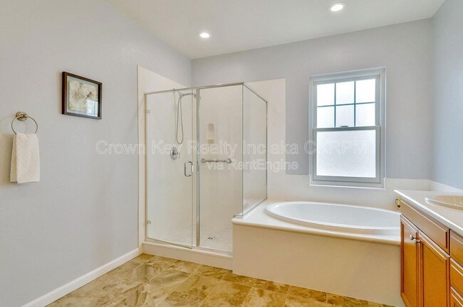 171 W Santa Barbara Way in Mountain House, CA - Building Photo - Building Photo