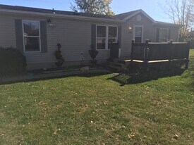 2216 N Garnet Ave in Muncie, IN - Building Photo