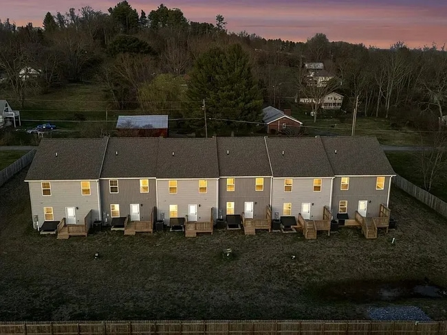 12150 Arbor St in Meadowview, VA - Building Photo - Building Photo