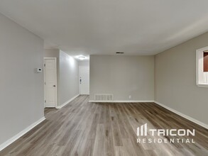 800 Robinair Dr in San Antonio, TX - Building Photo - Building Photo