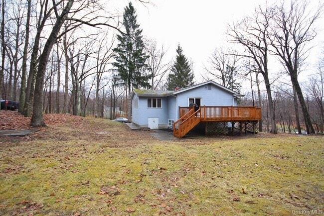 1432 E Mombasha Rd in Monroe, NY - Building Photo - Building Photo