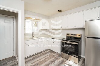 6923 W Tallmadge Pl in Milwaukee, WI - Foto de edificio - Building Photo