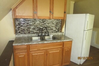 1609 Holyrood Rd, Unit 1609 Holyrood-3rd floor in Cleveland, OH - Building Photo - Building Photo