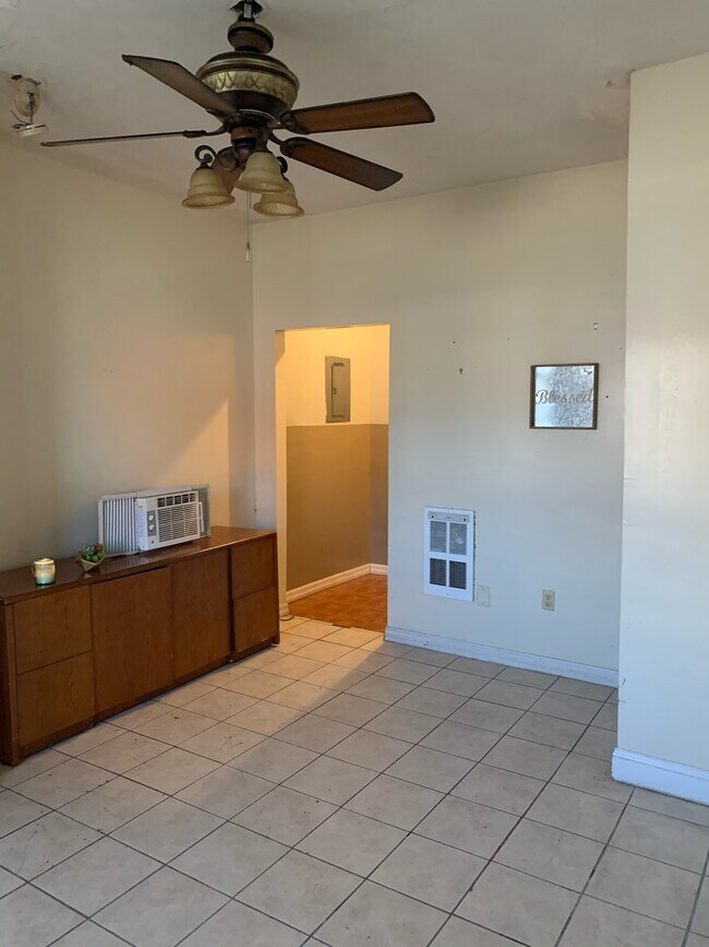 329 14th St Apartments and Nearby Huntington Apartments For Rent