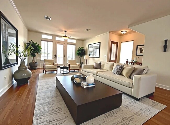 property at 2010 Rosedale St