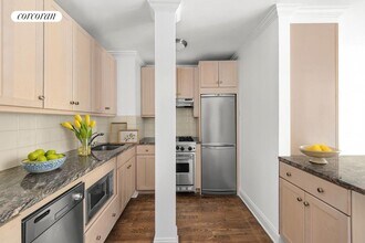 201 E 25th St in New York, NY - Building Photo - Building Photo