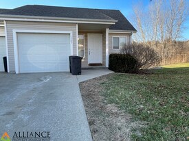 1325 Newfoundland Dr in Manhattan, KS - Building Photo