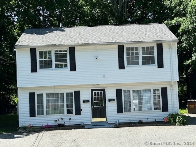 17 Commerce St in Clinton, CT - Foto de edificio