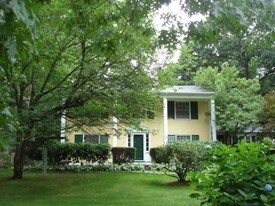 449 Love Ln in Warwick, RI - Building Photo