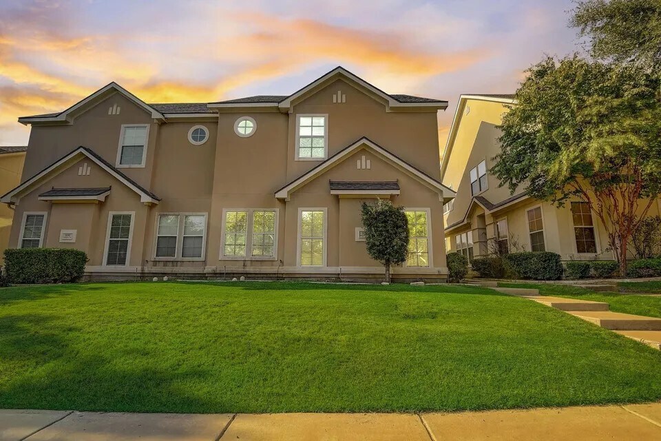 328 Regency Dr in Allen, TX - Foto de edificio