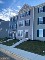 37 Abigail St in Charles Town, WV - Building Photo