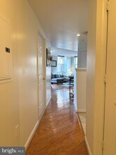 3830 9th St N, Unit 709W in Arlington, VA - Foto de edificio - Building Photo