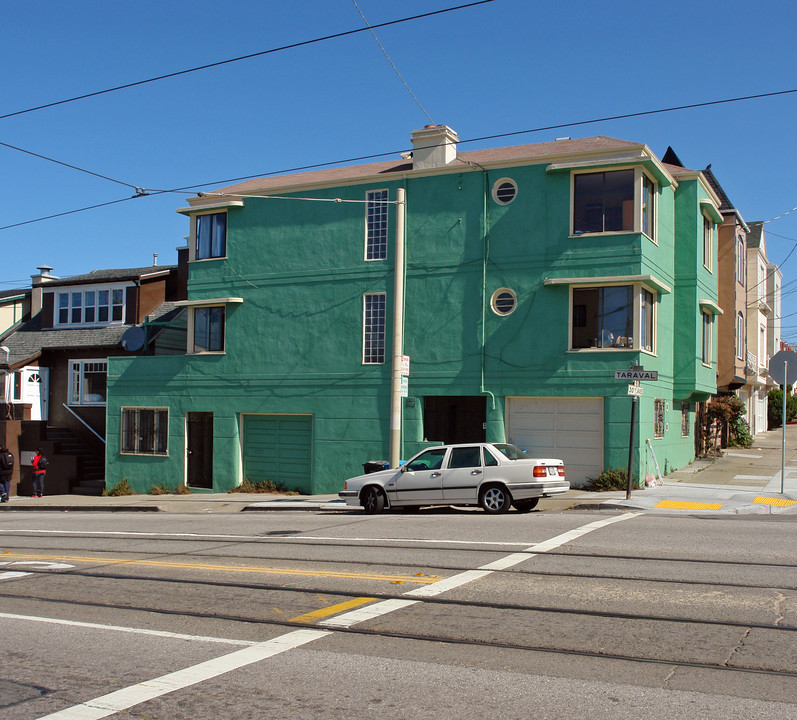 2002 Taraval St in San Francisco, CA - Building Photo