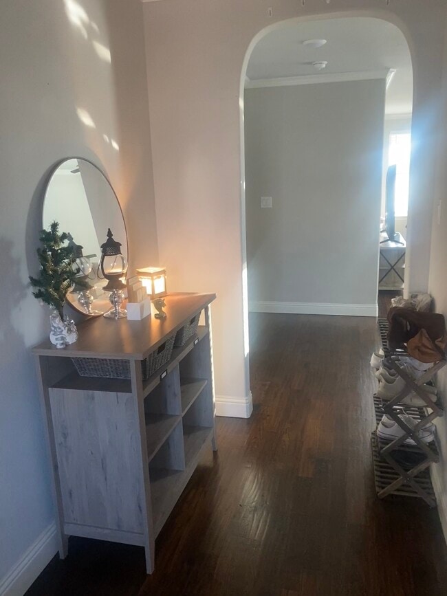 106 Beech St, Unit Room 2 in Farmersville, TX - Foto de edificio - Building Photo