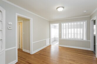5004 Glenside Dr in Kansas City, MO - Building Photo - Building Photo