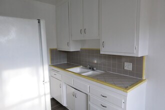 260 S Sycamore Ave, Unit 31 in Los Angeles, CA - Foto de edificio - Building Photo