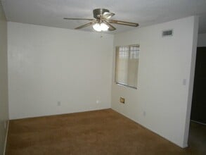 5964 Hughes St in San Diego, CA - Building Photo - Building Photo
