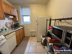 126 Warren St, Unit 43 in Boston, MA - Foto de edificio - Building Photo