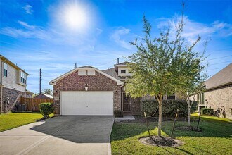 126 Polar Bear Trl in Crosby, TX - Building Photo - Building Photo