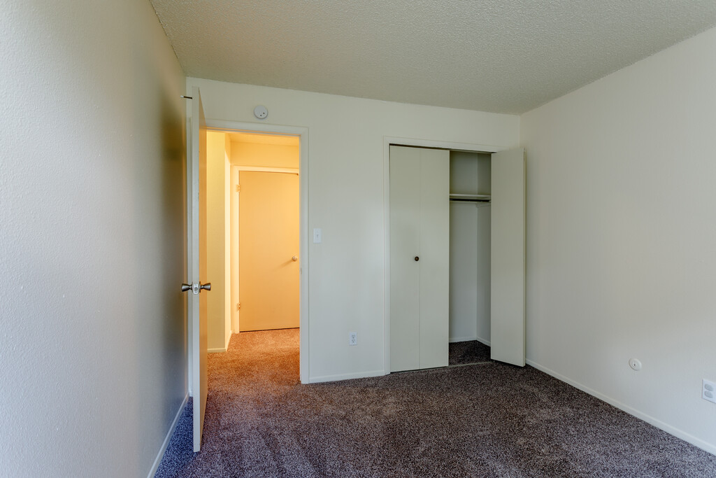 Village Green Apartments in Greeley, CO | ApartmentHomeLiving.com