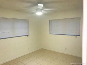 2525 Polk St-Unit -1A in Hollywood, FL - Building Photo - Building Photo
