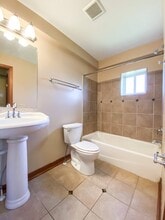 Hallwood Manor Apartments in Mentor, OH - Building Photo - Building Photo