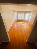 6930 S Oglesby Ave in Chicago, IL - Building Photo