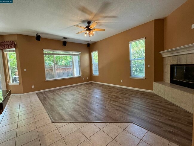 1174 Krona Ln in Concord, CA - Building Photo - Building Photo