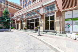 4090 Living Arts Dr in Mississauga, ON - Building Photo - Building Photo