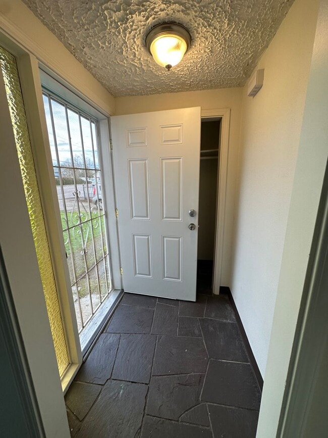 2520 Hyacinth St NE in Salem, OR - Building Photo - Building Photo
