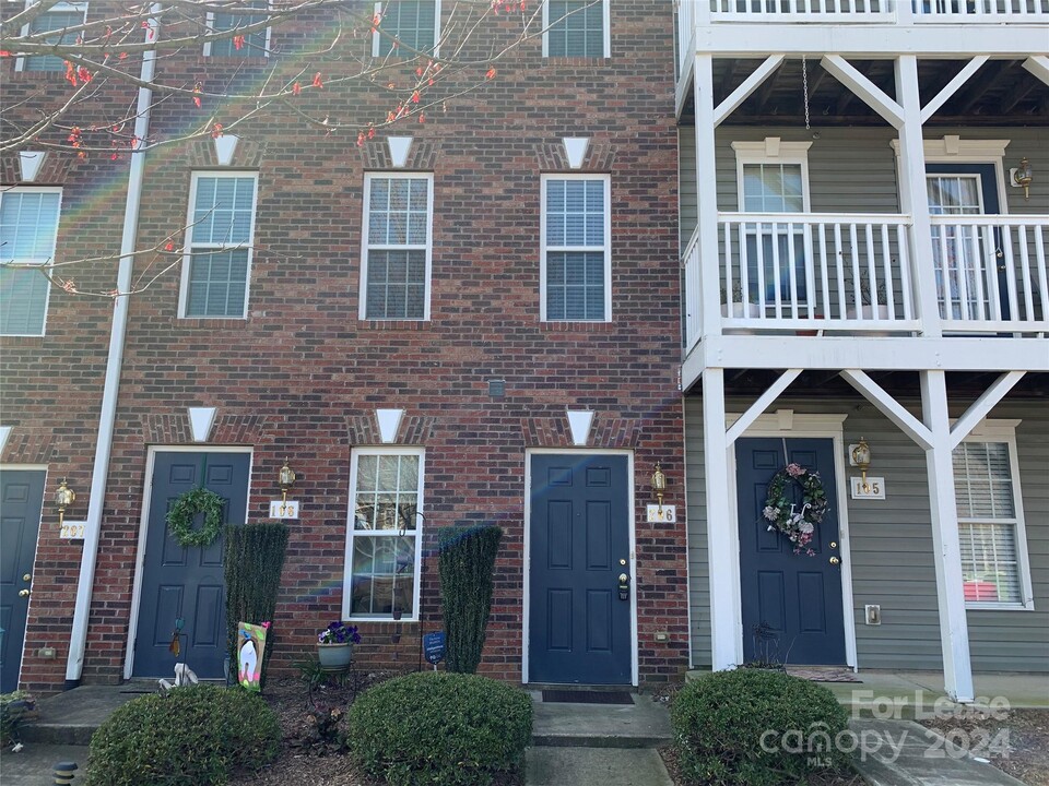 106 Locomotive Ln in Mooresville, NC - Building Photo