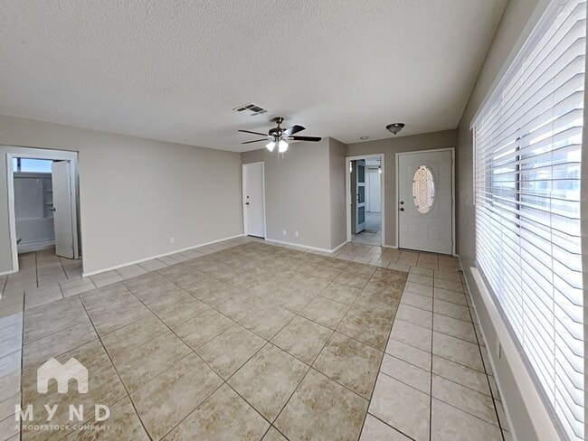1368 S Christy Ln in Las Vegas, NV - Building Photo - Building Photo