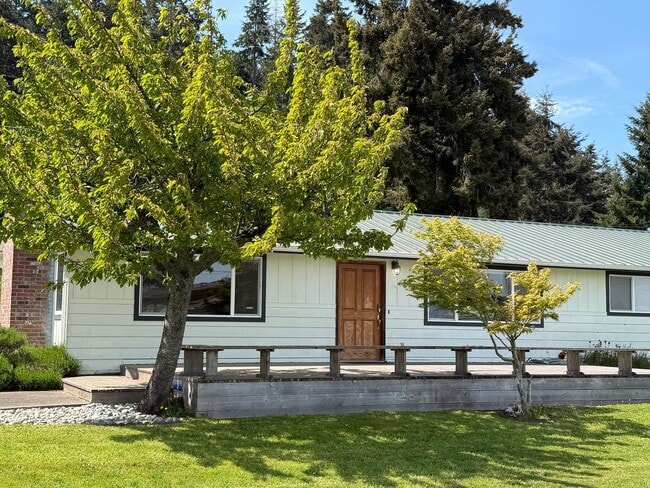 3 N Leitch Pl in Coupeville, WA - Building Photo - Building Photo