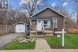 7 N Park Ave in Hamilton, ON - Building Photo