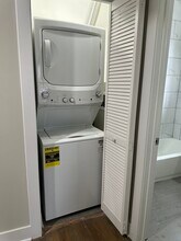 2346 W Wilson Ave, Unit 1 in Chicago, IL - Building Photo - Building Photo