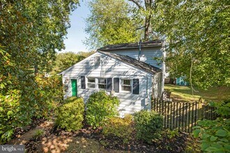 6381 Lakewood Dr in Falls Church, VA - Building Photo - Building Photo