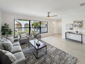 9907 Island Harbor Dr in Port Richey, FL - Building Photo - Building Photo