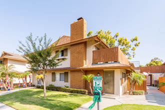 Kenyon Pointe in Tustin, CA - Foto de edificio - Building Photo